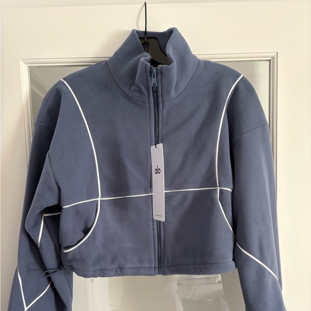 ALO Yoga Gametime Polar Fleece NWT, Small. Ships same day. Offers considered.